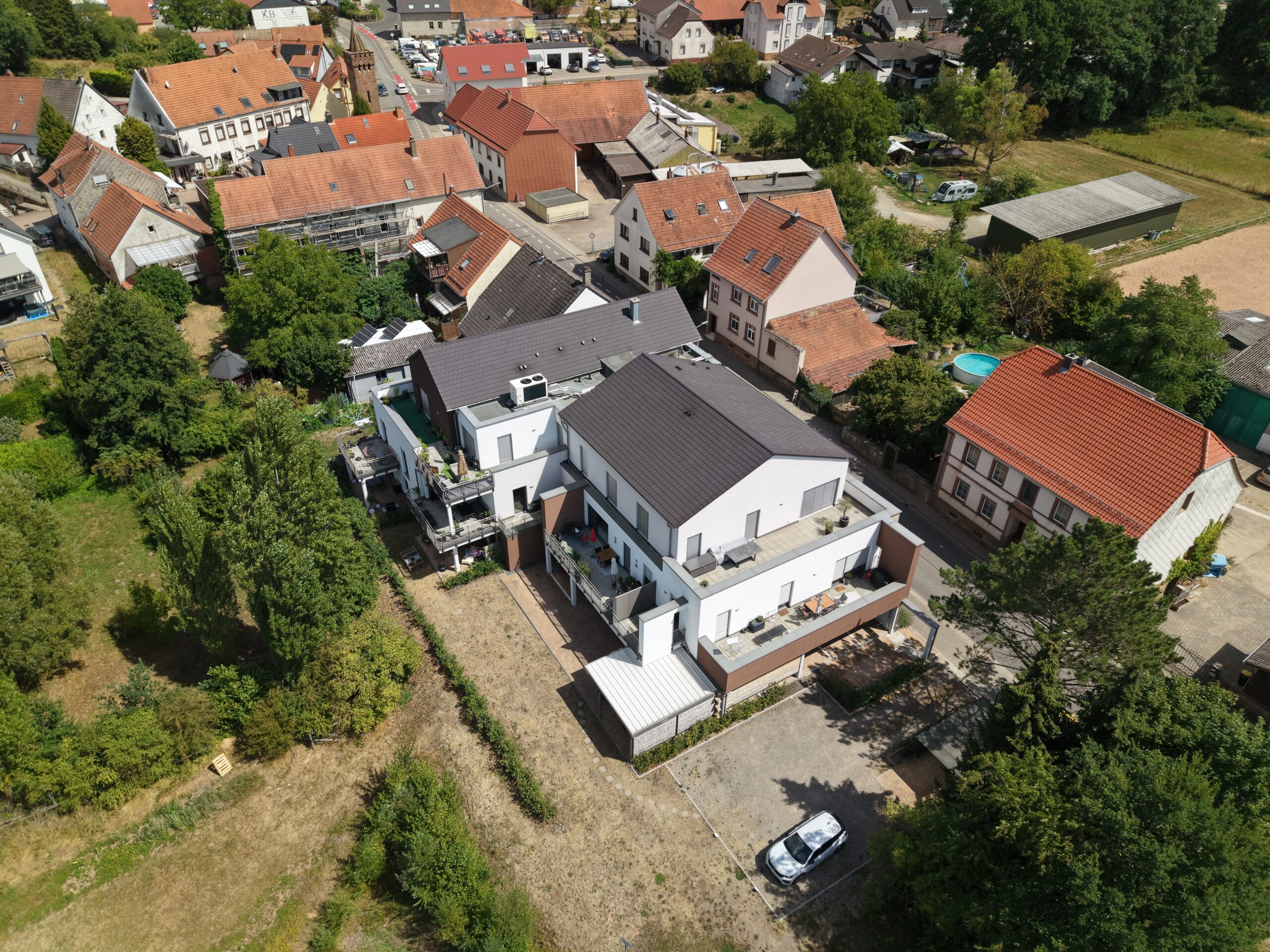 Drohnenaufnahme von hinten